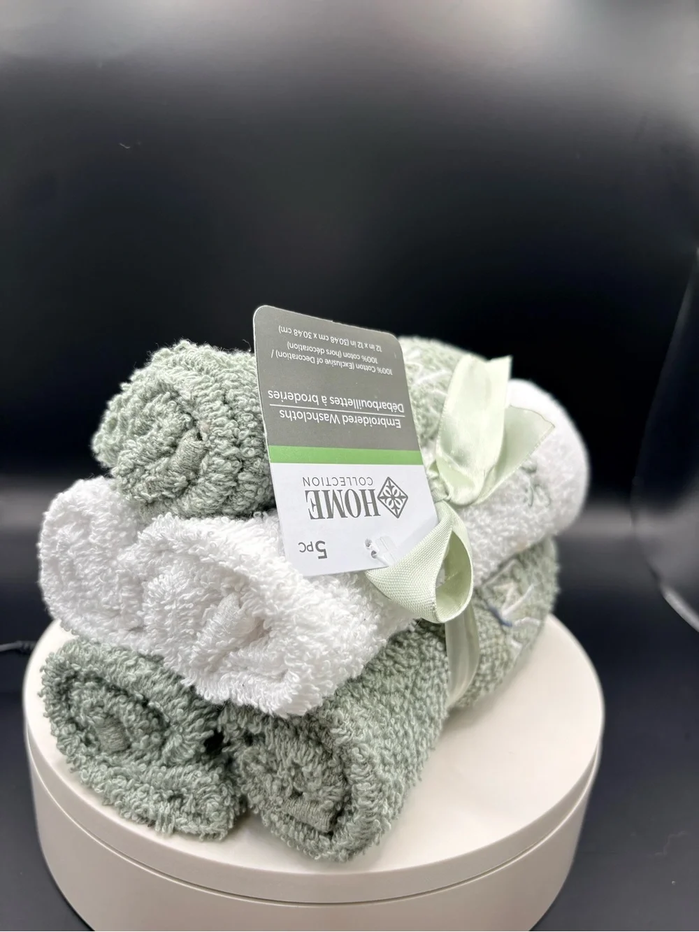 Home Collection Embroidered Washcloth Set - Sage Green & White FOR GUESTS ALSO